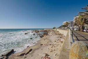 NEW! Bantry Bay Luxurious Villa 50m from the sea