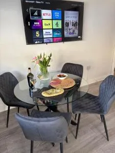 Apartment 1 The Baileys Cwm 2 Bedroom Sleeps 4 - Tredegar