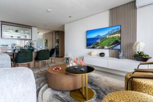 Bantry Alanda - Modern Apt in Bantry Bay with views