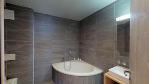 Les Mayens MB 002 - LUXURY apartment 6 pers