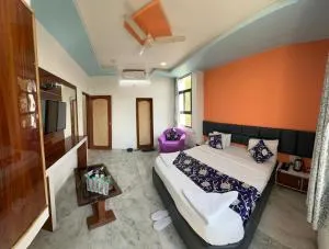 Hotel Indore Palace - Feel At Home - Vāvi