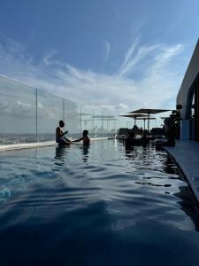 Sea view Mercury Tower, Rooftop infinity Pool