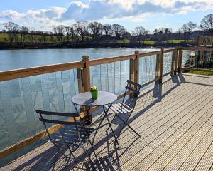 Otters Pool Studio Apartment at Galwad Y Mor