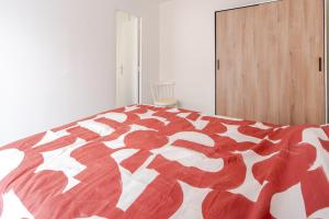 Appartements Agreable 2 pieces proche du metro : photos des chambres