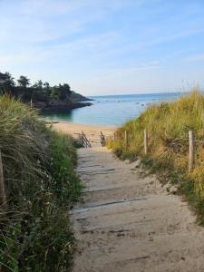 Appartements Studio neuf a proximite de Saint-Malo, a 2km des plus belles plages de la cote d-Emeraude : Studio