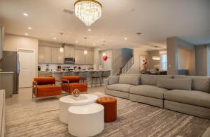 Luxury 9Bdrm At Solara-Pool-Gameroom