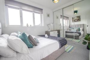 Glasgow-Parkhead, 2 bed with parking