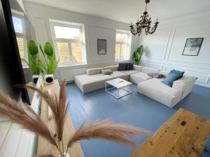 Luxurious 3 bedroom center flat with AC!