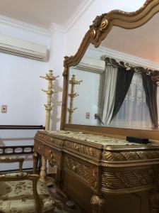 شقه مفروش للايجار لك بالكامل حدائق الاهرام 3غرفه