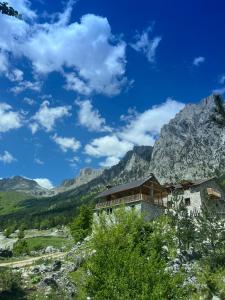 Rosi peak Guesthouse