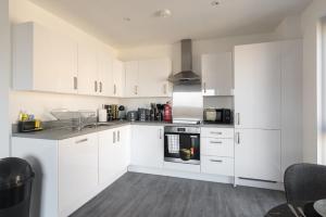 Lovely Home Near Canal, Park, & Central MK