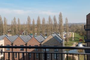 Lovely Home Near Canal, Park, & Central MK