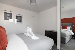 Lovely Home Near Canal, Park, & Central MK