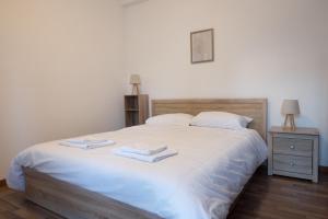 Cozy 2bd 100GB Tourist Area 50m from sea