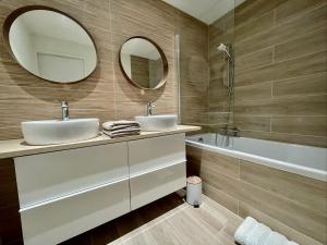 Maisons de vacances Spacious house for up to 10 people in Vertou : photos des chambres