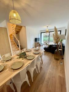 Maisons de vacances Spacious house for up to 10 people in Vertou : photos des chambres