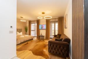 Golden Luxury Apartment