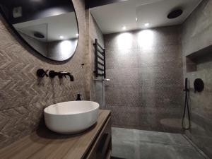 Easy Rent Apartments - Unia Art Residence 83, Basen & SPA, Centrum 24h Check-in