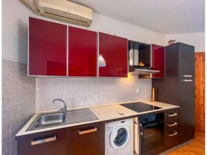 Modern apartment with a spacious terrace