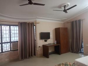 Hotel Queens Pearl Inn