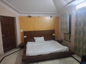 Hotel Queens Pearl Inn