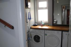 Coastal Kerry Hideaway - Sleeps 6 & Free Parking