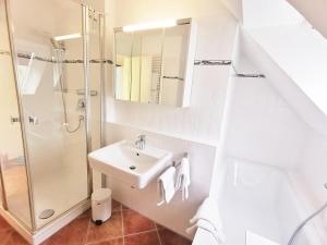 Obj 87 Familiy Ferienhaus für 2-6 Personen 100 m zum Strand, Garten