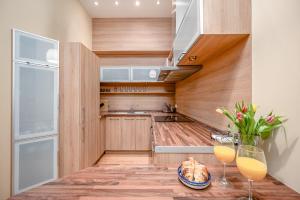 Cozy 2-Bedroom Apartment - 4