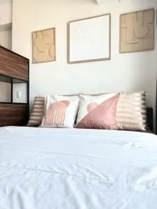 Studio Beside Abreeza Ayala Mall - Ma-a