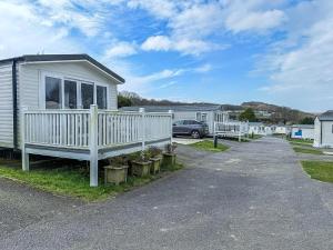 Lovely Caravan To Hire At White Acres In Newquay Ref 94419Of