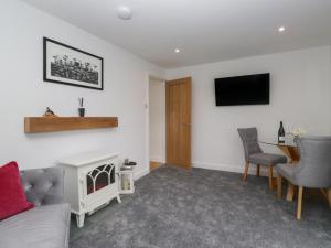 Yewdale View Apartment