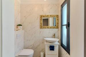 Charming semi- detached villa in Mirador del Duque