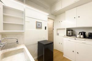 Kolonaki room with a view