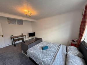 3 Bedrooms Apartment in Rayleigh