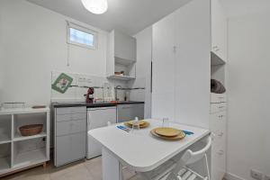 Welcome to Village Parisien 1