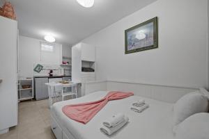 Welcome to Village Parisien 1