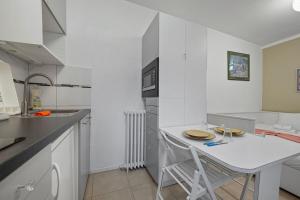 Welcome to Village Parisien 1