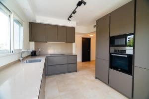 Seaside elegance with sea view