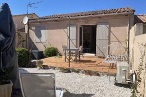 At Tinous spacious quiet house with garden for 2 people