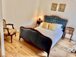 Maisons de vacances Greengates Rose Cottage Beautiful rural French home Hot tub Heated pool : photos des chambres