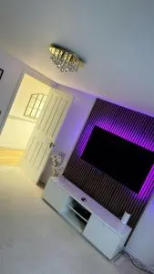 Stylish 2 bedroom apartment with parking - 北斯蒂福德