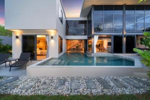 Luxury eco-friendly villa with maid in Bang Tao