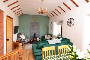 Finest Retreats - Capel Hebron