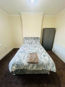Double Room Near Railway station & Football Ground 88