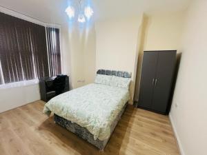 Double Room Near Railway station & Football Ground 88