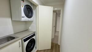 Brand-New Unit in a Modern Complex – Your Perfect Getaway!