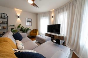 Comfortable 2-bed 2-bath Putney Flat w Parking