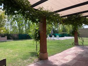 Pergolas Guest House - Pileta, Vinos y Montaña