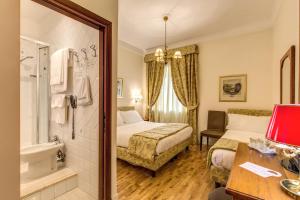 Quadruple Room room in Hotel Cortina