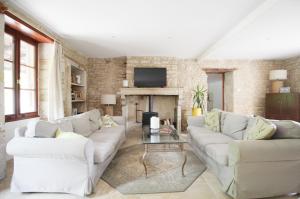 Maisons de vacances Greengates Rose Cottage Beautiful rural French home Hot tub Heated pool : photos des chambres